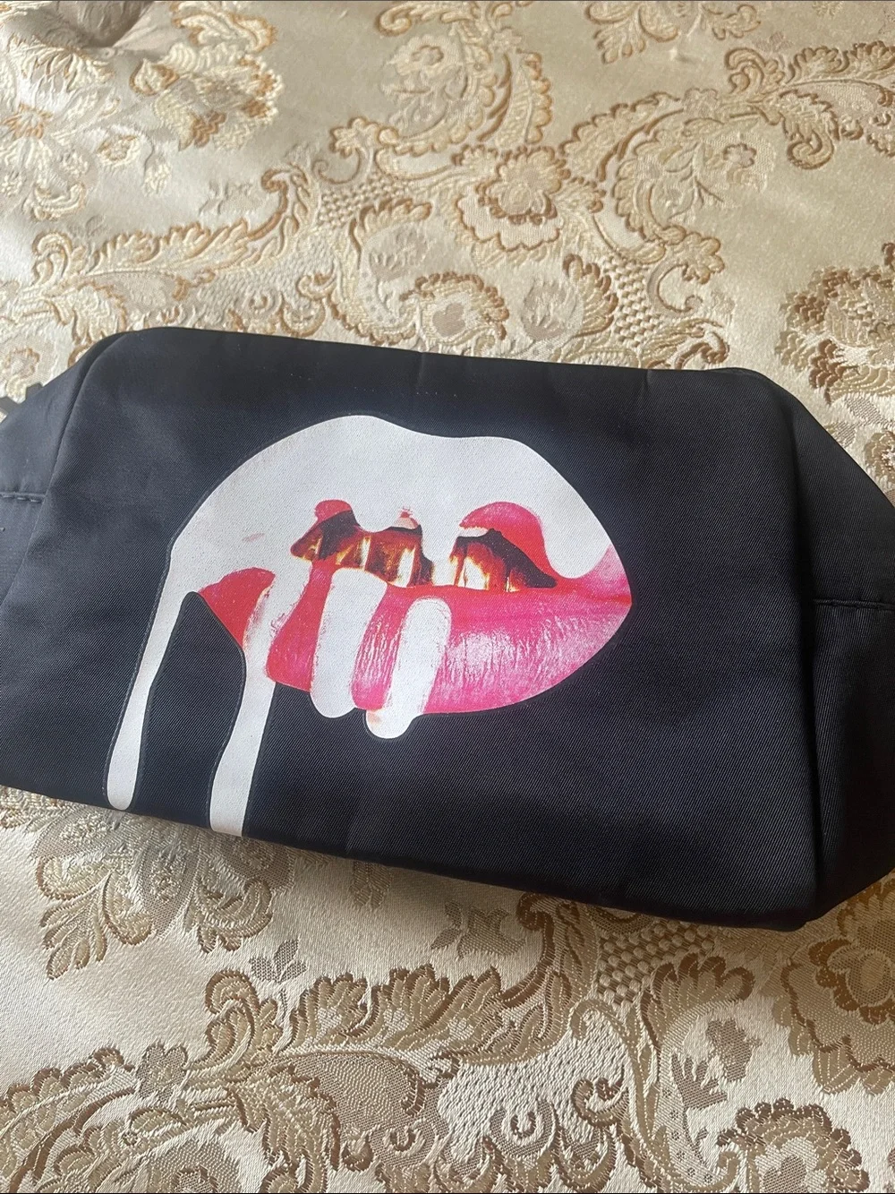 Black Cosmetic Pouch with Pink Lip Print Kylie cosmetics bag